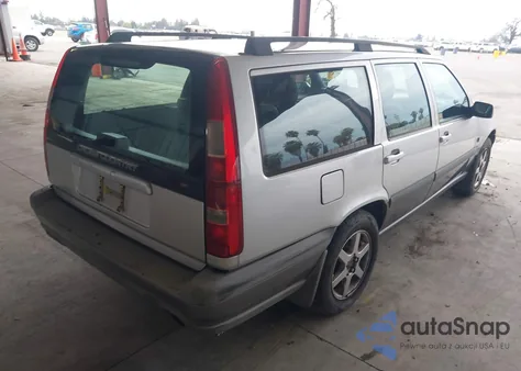 1999 Volvo V70 Xc z USA, uszkodzony, nr VIN YV1LZ56D3X2617721